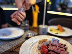 -MONICH牛排融合餐厅(和义大道购物中心店)