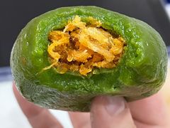 咸蛋黄肉松青团-乔家栅(襄阳南路店)