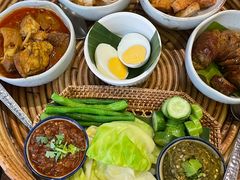 -Ongtong Khaosoi Ari Branch