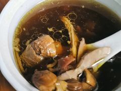松茸炖鸡-玉滋補