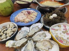 -老何家后安粉·糟粕醋海鲜火锅(三亚湾椰梦长廊店)