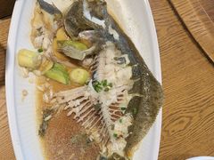 -赶海部落海鲜城(海阳路店)