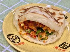 肥肠夹馍-代四孃牛华豆腐脑美味小食(总店)