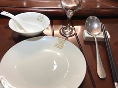 餐具摆设-青岛美食鲁菜大酒店