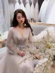 -艾米丽婚纱礼服