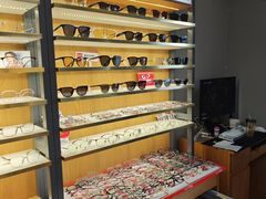 -优医视平价眼镜蔡司依视路折扣工厂店(德胜门店)