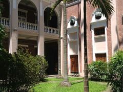 -香港大学