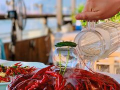 -冰冰龙虾·江湖菜·花园江景餐厅