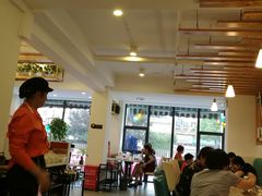 大堂-张大师鸭爪爪特色干锅(南湖店)