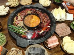-黄潇洒老火锅(九眼桥宏济巷店)