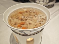 杞皇红莲炖黑豚肉-炳胜品味(海印总店)