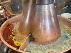 -果松木炭酸菜铜火锅·外婆参鸡汤