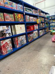 -逝水玩具折扣店