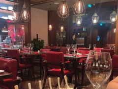 -恰餐厅及酒吧 CHAR Bar & Grill (北京丽都皇冠假日店)