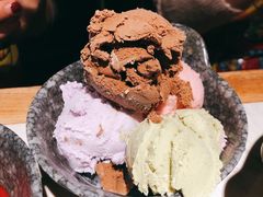 冰淇淋自助-哥老官重庆美蛙鱼头(西湖银泰十一哥店)