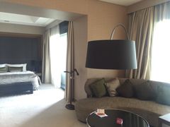 -上海滴水湖皇冠假日酒店