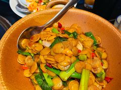 -挂旗柴锅鸡(蚌山区嘉年华店)