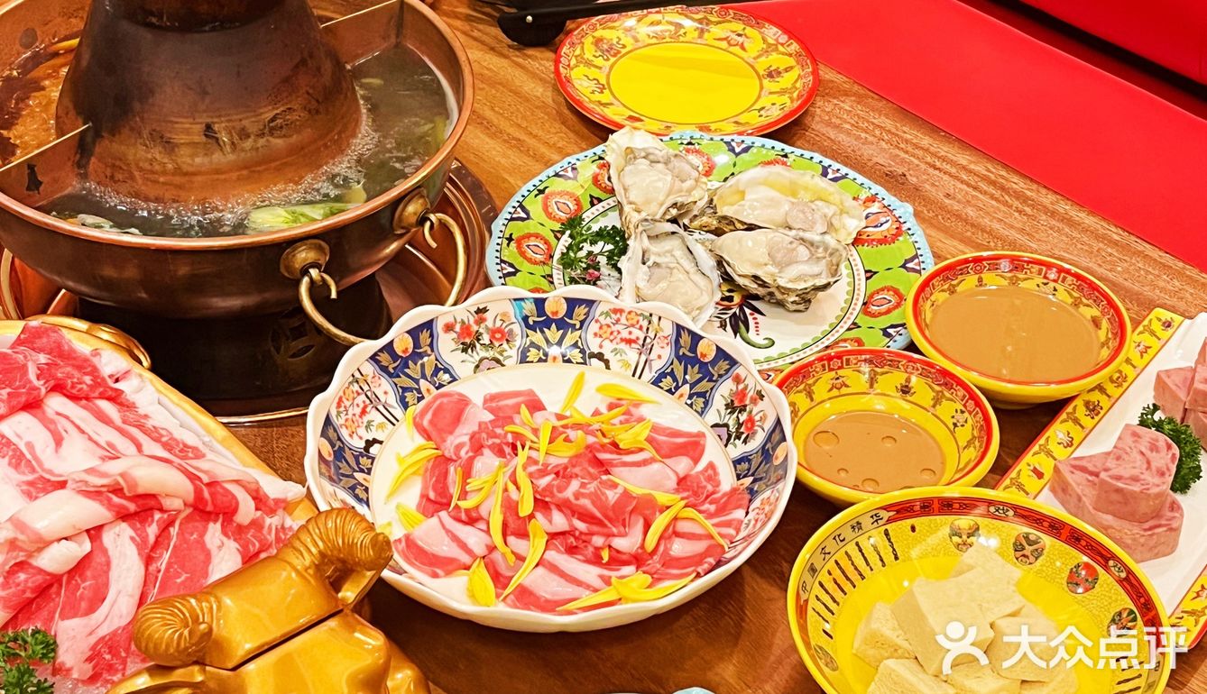 👈左滑穿越到北京宫殿涮正宗老北京铜火锅