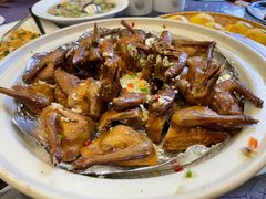 盐焗乳鸽-轩记海鲜餐厅·四十五年老字号·经典粤菜(西区彩虹店)