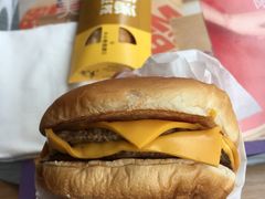 双层吉士汉堡-麦当劳(新洲南路店)