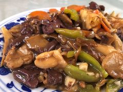 肉炒榛蘑-北京白桦林彭兴全农家院