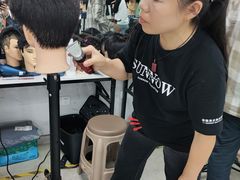 -首脑美容美发化妆美甲培训学校(长沙校区)