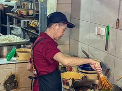 -拈签一笑黄牛肉辣卤串串
