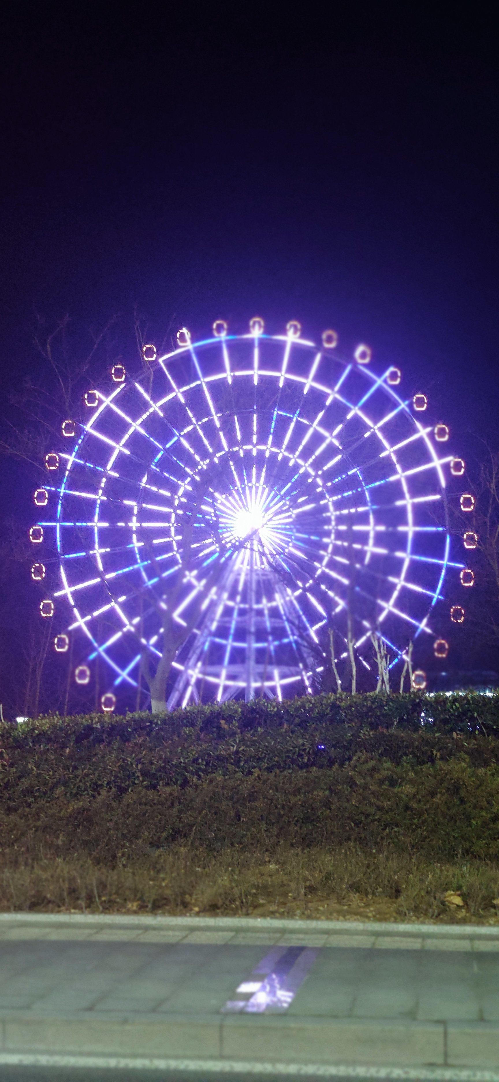 夜晚的摩天轮也太浪漫了吧!