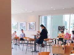 用餐区-星巴克臻选(嘉兴海宁银泰城店)