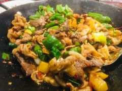 -聚鑫朋酸菜肥肠(文艺路口店)