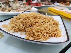 -三亚火车头万人海鲜广场