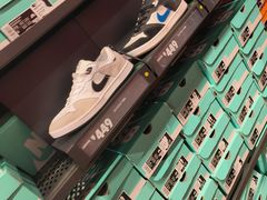 -NIKE上海青浦优选体验店
