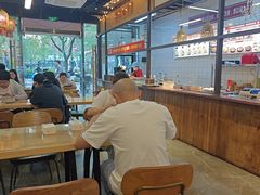 -丽丽三鲜螺蛳粉(田林路店)