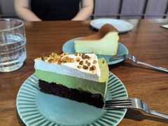 -Two Birds One Stone·一石二鸟(诚品生活店)