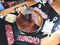 -果松木炭酸菜铜火锅·外婆参鸡汤