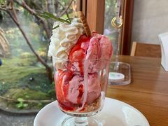 -Chom Cafe and Restaurant