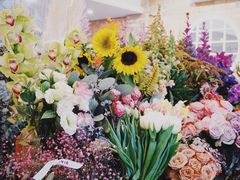 -FLOVIE FLORIST CAFE