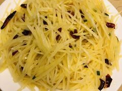 酸辣土豆丝-三味鱼屋(琥珀山庄店)
