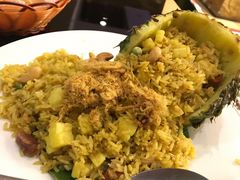 菠萝饭-金厨泰国餐厅·全泰籍厨师料理(拱北店)