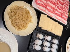 -鲜入唯煮·港式海鲜牛肉火锅(金宝街店)