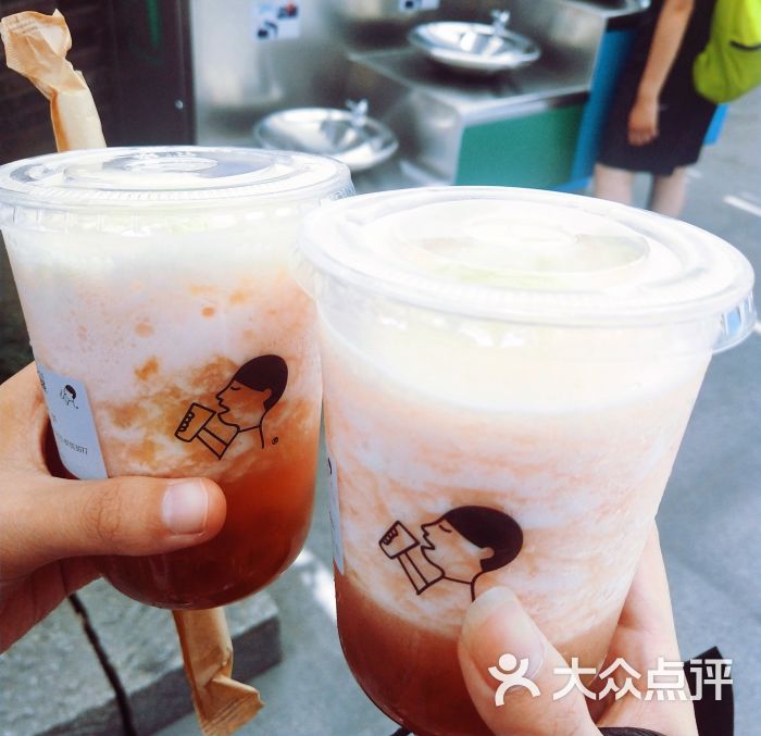 喜茶(银泰in77黑金店)桃桃波波茶图片 - 第1张