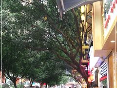 -八一路好吃街(雨田商务大厦店)