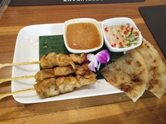 -Chom Cafe and Restaurant