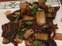 杏鲍菇炒牛肉-云海肴·汽锅鸡·云南菜(苏州中心店)