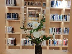 -漕河泾街道图书馆(漕河泾社区文化活动中心店)