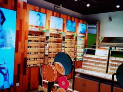 -LOOK眼镜·蔡司依视路配镜(宝山万达店)