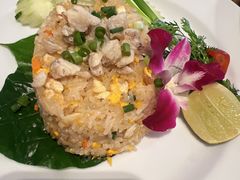 -Chom Cafe and Restaurant