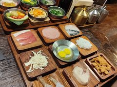 -银米·云南传统过桥米线(双廊黑金冠店)