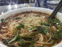 -牛一嘴·兰州牛肉面·大盘鸡(财富中心店)