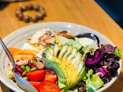 鸡胸肉牛油果能量碗-The Diner X餐厅(青岛万象城店)